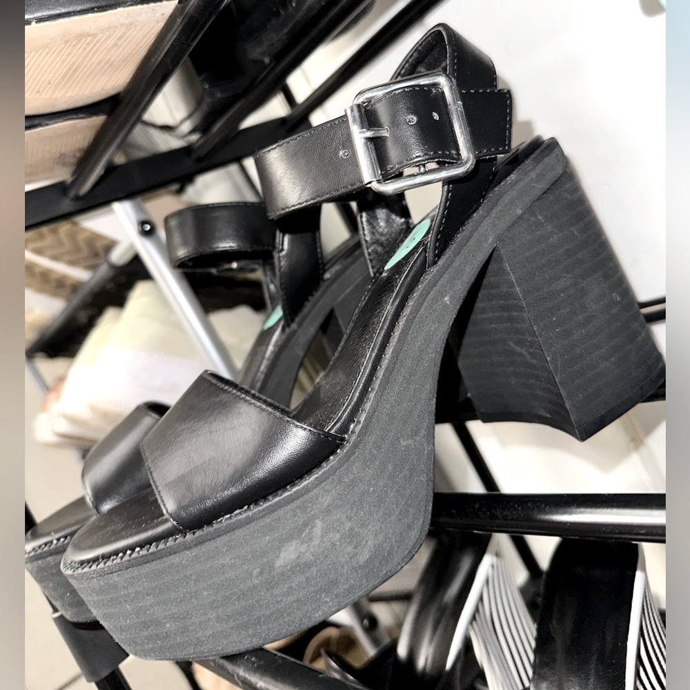 🖤2/$30 NEW chunky platform sandal heels